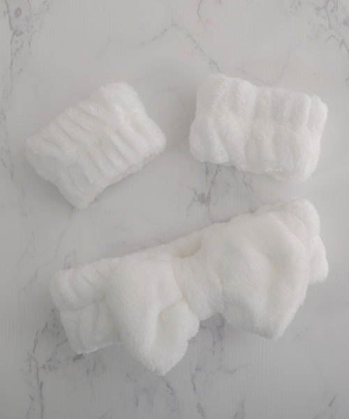 VIBGYOR Women（ヴィブジョー　ウィメン）の「【float】もこもこ ふわふわ リボン ヘアバンド【2点セット/10色展開】(リストバンド付き)（ヘアバンド・レディース・ホワイト/ピンク/パープル/イエロー/グレイッシュベージュ/ライトブルー/ベビーピンク/オフホワイト/グレー/ブラック/グレー系・FREE）」の13枚目の写真