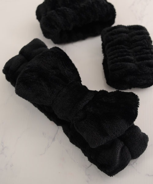 VIBGYOR Women（ヴィブジョー　ウィメン）の「【float】もこもこ ふわふわ リボン ヘアバンド【2点セット/10色展開】(リストバンド付き)（ヘアバンド・レディース・ホワイト/ピンク/パープル/イエロー/グレイッシュベージュ/ライトブルー/ベビーピンク/オフホワイト/グレー/ブラック/グレー系・FREE）」の18枚目の写真