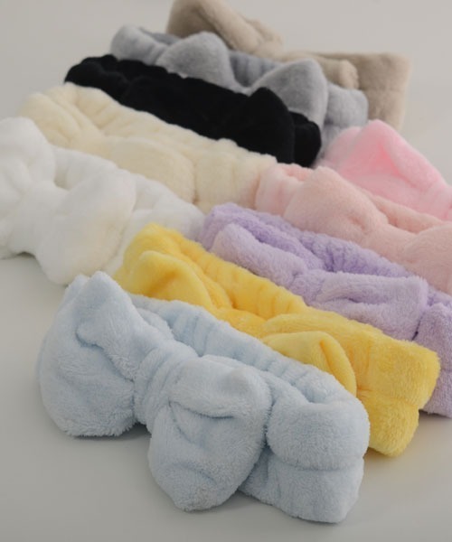 VIBGYOR Women（ヴィブジョー　ウィメン）の「【float】もこもこ ふわふわ リボン ヘアバンド【2点セット/10色展開】(リストバンド付き)（ヘアバンド・レディース・ホワイト/ピンク/パープル/イエロー/グレイッシュベージュ/ライトブルー/ベビーピンク/オフホワイト/グレー/ブラック/グレー系・FREE）」の12枚目の写真