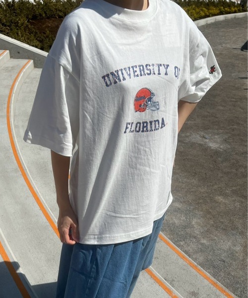 DISCUS ATHLETIC（ディスカス　アスレチック）の「【DISCUS ATHLETIC/ディスカス アスレチック】DISCUS ATHLETIC×U.S.COLLEGEルーズカレッジT シャツ（Tシャツ/カットソー・レディース・ホワイト系6/ブラック系3/ホワイト系7/ブラウン/ブラック系1/ホワイト系4/ホワイト系5/グリーン系2/ホワイト系1/ブラック系2/ネイビー系2/ホワイト系8/ホワイト系2/グリーン系1/ホワイト系3/ネイビー系1・M/L）」の3枚目の写真