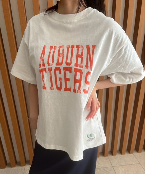 DISCUS ATHLETIC（ディスカス　アスレチック）の「【DISCUS ATHLETIC/ディスカス アスレチック】DISCUS ATHLETIC×U.S.COLLEGEルーズカレッジT シャツ（Tシャツ/カットソー・レディース・ホワイト系6/ブラック系3/ホワイト系7/ブラウン/ブラック系1/ホワイト系4/ホワイト系5/グリーン系2/ホワイト系1/ブラック系2/ネイビー系2/ホワイト系8/ホワイト系2/グリーン系1/ホワイト系3/ネイビー系1・M/L）」の4枚目の写真