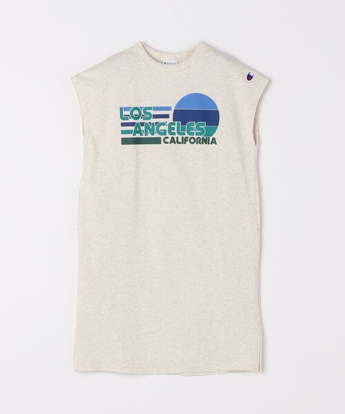 Champion(チャンピオン)の「Champion: ロゴ プリント ワンピース <KIDS>(ワンピース・キッズ・ナチュラル/ブルー・110/130/150)」の2枚目の写真