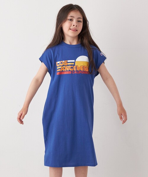 Champion(チャンピオン)の「Champion: ロゴ プリント ワンピース <KIDS>(ワンピース・キッズ・ナチュラル/ブルー・110/130/150)」の19枚目の写真