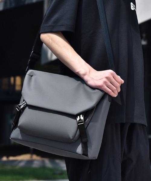 L LABEL（エルラベル）の「ユーティリティショルダーバッグ（ショルダーバッグ・メンズ・グレー/ブラック・FREE）」の7枚目の写真