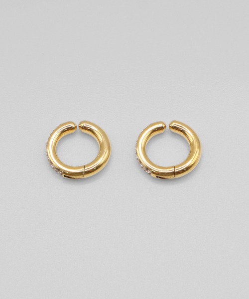 VATSURICA（バツリカ）の「〈VATSURICA〉金属アレルギー対応 / サージカルステンレス / キュービックジルコニア フープ ワンタッチイヤリング（イヤリング・レディース・ゴールド/シルバー・FREE）」の4枚目の写真