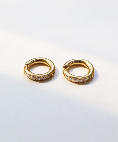 VATSURICA（バツリカ）の「〈VATSURICA〉金属アレルギー対応 / サージカルステンレス / キュービックジルコニア フープ ワンタッチイヤリング（イヤリング・レディース・ゴールド/シルバー・FREE）」の9枚目の写真