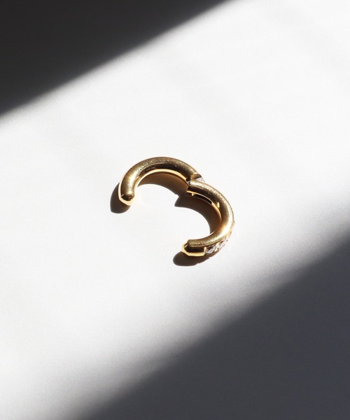 VATSURICA（バツリカ）の「〈VATSURICA〉金属アレルギー対応 / サージカルステンレス / キュービックジルコニア フープ ワンタッチイヤリング（イヤリング・レディース・ゴールド/シルバー・FREE）」の12枚目の写真