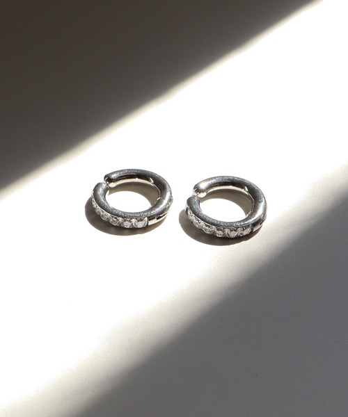 VATSURICA（バツリカ）の「〈VATSURICA〉金属アレルギー対応 / サージカルステンレス / キュービックジルコニア フープ ワンタッチイヤリング（イヤリング・レディース・ゴールド/シルバー・FREE）」の17枚目の写真