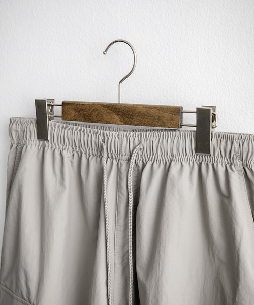 Rocky Monroe(ロッキーモンロー)の「膝下丈 ワンタック ナイロンワイドカーゴハーフパンツ(カーゴパンツ・メンズ・ブラック/チャコールグレー/ネイビー/グレー・M/L/XL)」の12枚目の写真