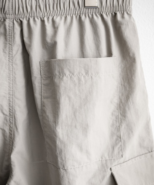 Rocky Monroe(ロッキーモンロー)の「膝下丈 ワンタック ナイロンワイドカーゴハーフパンツ(カーゴパンツ・メンズ・ブラック/チャコールグレー/ネイビー/グレー・M/L/XL)」の10枚目の写真