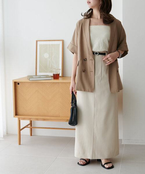 DISCOAT（ディスコート）の「裾スリットナロースカ-ト《WEB限定カラーあり》（スカート・レディース・ブラック/ライトグレー/アイボリー/グレー・SMALL/MEDIUM/LARGE）」の14枚目の写真