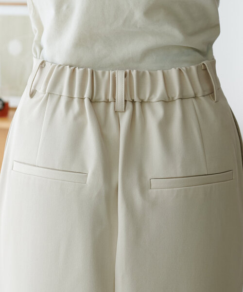 DISCOAT（ディスコート）の「裾スリットナロースカ-ト《WEB限定カラーあり》（スカート・レディース・ブラック/ライトグレー/アイボリー/グレー・SMALL/MEDIUM/LARGE）」の7枚目の写真