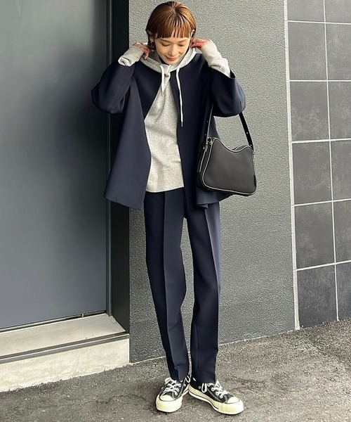 EDITA.（エディータ）の「ネオプレン カーブライン ハンドバッグ　おしゃれ / 個性的（ハンドバッグ・レディース・サックスブルー/ブラック・FREE）」の5枚目の写真