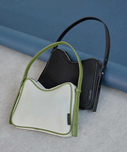 EDITA.（エディータ）の「ネオプレン カーブライン ハンドバッグ　おしゃれ / 個性的（ハンドバッグ・レディース・サックスブルー/ブラック・FREE）」の3枚目の写真