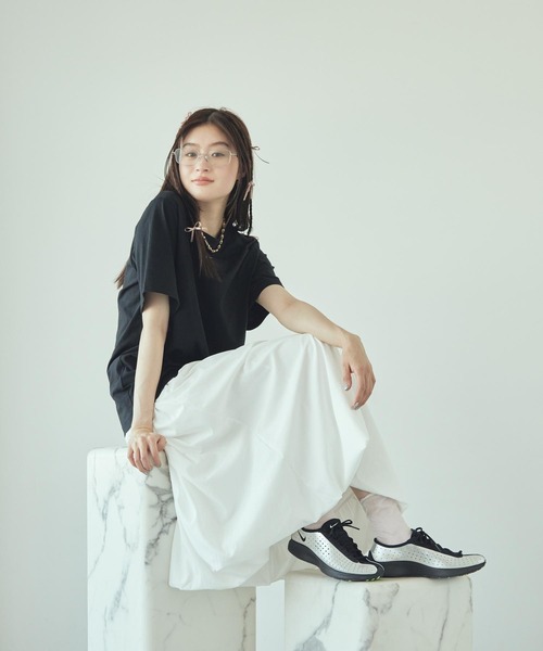 NIKE(ナイキ)の「ナイキ スポーツウェア ウィメンズ Tシャツ / Nike Sportswear Women's T-Shirt FD4150-010 Black(Tシャツ/カットソー・レディース・ブラック・XS/M/S/L/XL)」の8枚目の写真