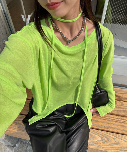 CIAOPANIC(チャオパニック)の「チョーカー付きガーターシアートップス(Tシャツ/カットソー・レディース・ブルー/ホワイト/ブラック/ライム/ピンク・ONE SIZE)」の2枚目の写真