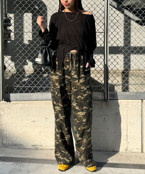 CIAOPANIC(チャオパニック)の「チョーカー付きガーターシアートップス(Tシャツ/カットソー・レディース・ブルー/ホワイト/ブラック/ライム/ピンク・ONE SIZE)」の11枚目の写真