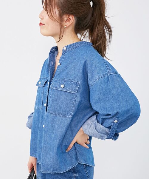 le.coeur blanc（ルクールブラン）の「《軽い素材》スタンドネックパールボタンシャツ（シャツ/ブラウス・レディース・ブルー/サックスブルー・38）」の8枚目の写真