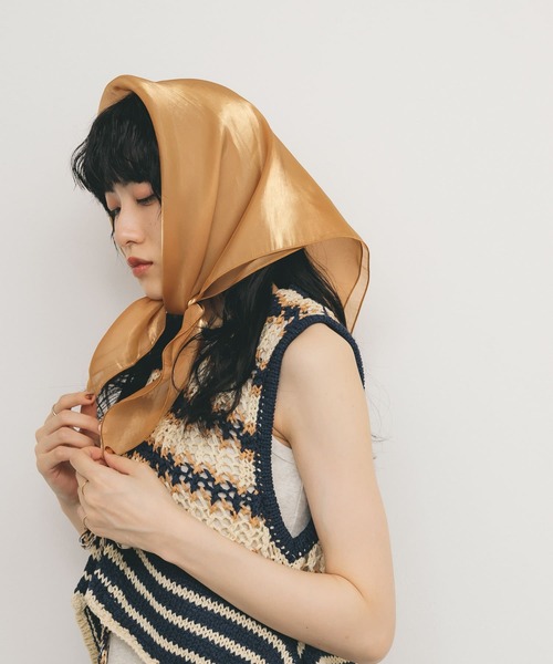 KBF（ケイビーエフ）の「シアーグロススクエアスカーフ（バンダナ/スカーフ・レディース・ブラウン/グレー系その他・ONE）」の10枚目の写真