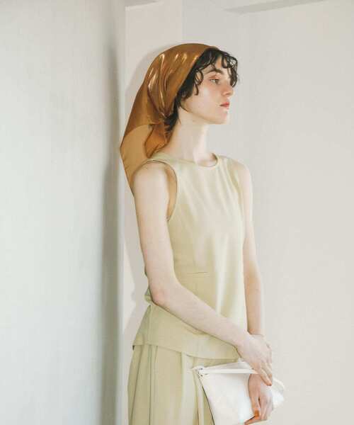 KBF（ケイビーエフ）の「シアーグロススクエアスカーフ（バンダナ/スカーフ・レディース・ブラウン/グレー系その他・ONE）」の15枚目の写真