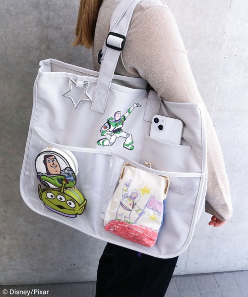 Disney(ディズニー)の「トイ・ストーリー/マルチポケットトート(トートバッグ・レディース・ベージュ/ワインレッド/ブラック/グレー・FREE)」の16枚目の写真