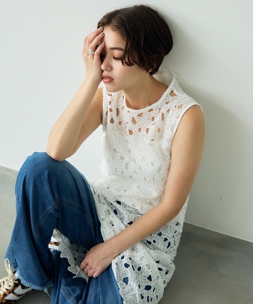 Clum(クルム)の「Flower design sheer sleeveless dress / フラワーデザインシアーノースリーブワンピース(ワンピース・レディース・ホワイト・FREE)」の14枚目の写真