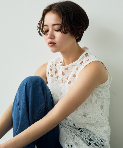 Clum(クルム)の「Flower design sheer sleeveless dress / フラワーデザインシアーノースリーブワンピース(ワンピース・レディース・ホワイト・FREE)」の12枚目の写真