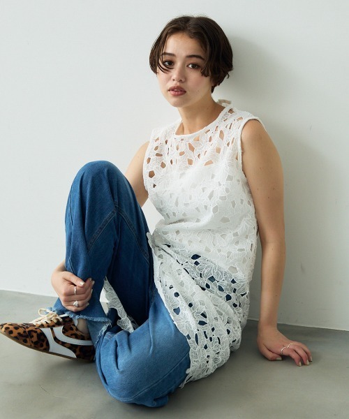 Clum(クルム)の「Flower design sheer sleeveless dress / フラワーデザインシアーノースリーブワンピース(ワンピース・レディース・ホワイト・FREE)」の11枚目の写真