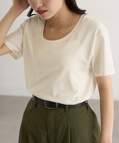 TRUSS(トラス)の「【TRUSS】スリムフィット UネックTシャツ SFU-114(Tシャツ/カットソー・レディース・ホワイト/グレー/ブラック/オフホワイト/イエロー/ピンク/スカイブルー・S/M/L)」の2枚目の写真