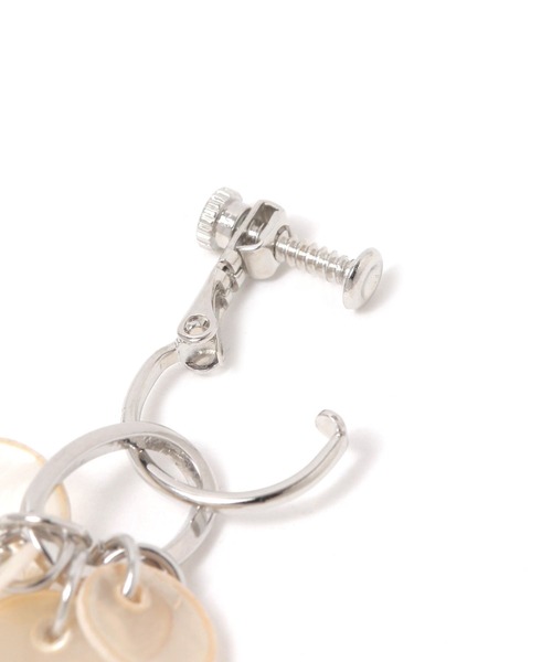 studio CLIP（スタディオクリップ）の「シェルプレートイヤリング（イヤリング・レディース・その他1/その他2・FREE）」の3枚目の写真