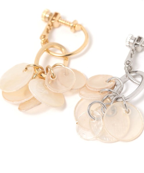 studio CLIP（スタディオクリップ）の「シェルプレートイヤリング（イヤリング・レディース・その他1/その他2・FREE）」の4枚目の写真