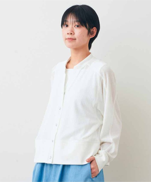 IEDIT(イディット)の「IEDIT シアーリブ素材で吸汗速乾が気持ちいい パール調スナップボタンのゆるカーディガン(カーディガン/ボレロ・レディース・ネイビー/ホワイト/カーキ・M/L/LL/3L/S)」の1枚目の写真