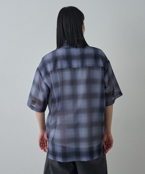 COLONY 2139(コロニートゥーワンスリーナイン)の「メッシュオンブレチェック半袖シャツ(シャツ/ブラウス・メンズ・ブラック/ホワイト/ブルー・MEDIUM/LARGE)」の6枚目の写真