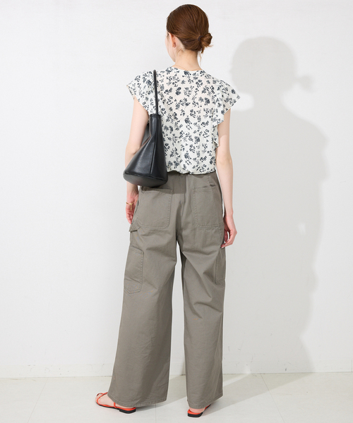 SLOBE IENA（スローブイエナ）の「《WEB限定/追加》フレンチフリルスリーブフラワーブラウス（シャツ/ブラウス・レディース・ブラック系その他/ネイビー・FREE）」の5枚目の写真