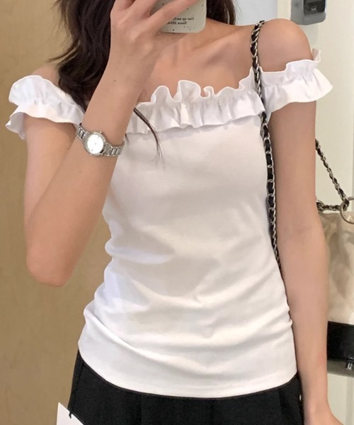 VIVID LADY(ビビッドレディー)の「フリル キャミソール オフショルダー2way(Tシャツ/カットソー・レディース・ホワイト/グレー/イエロー/パープル/ネイビー/レッド・FREE)」の22枚目の写真