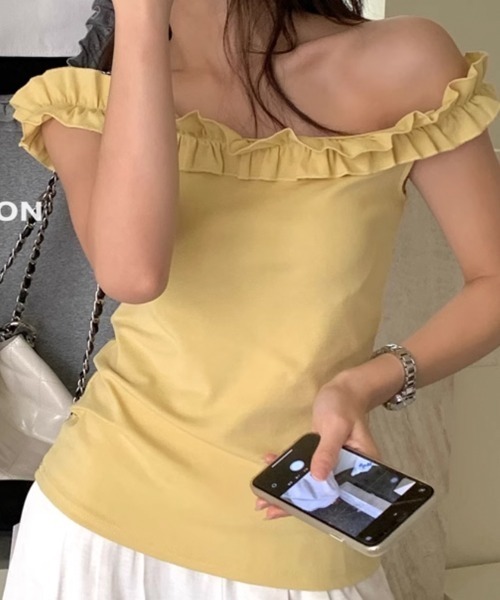 VIVID LADY(ビビッドレディー)の「フリル キャミソール オフショルダー2way(Tシャツ/カットソー・レディース・ホワイト/グレー/イエロー/パープル/ネイビー/レッド・FREE)」の10枚目の写真