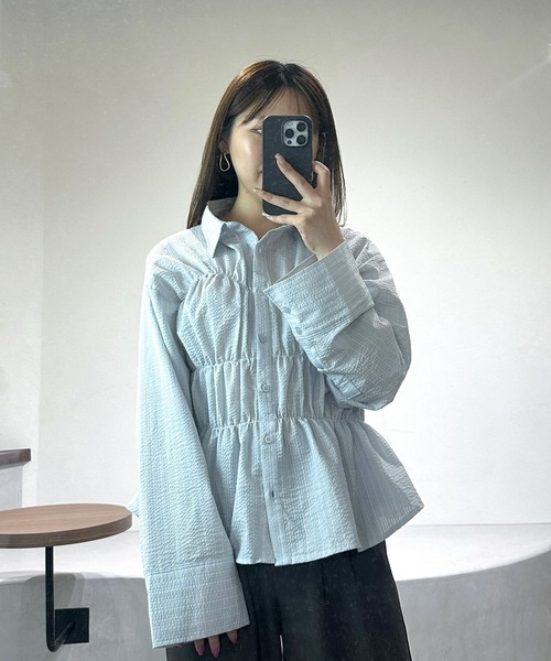 RANCLIC(ランクリック)の「シャーリングワイドスリーブシャツ(シャツ/ブラウス・レディース・ブルー/ホワイト×ブルー/ブラウン・FREE)」の5枚目の写真