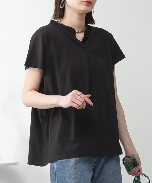 RCD(アールシーディー)の「スキッパーTシャツカットソー(Tシャツ/カットソー・レディース・テラコッタ/ホワイト/カーキ/ブラック/ピンクベージュ/ライトブラウン/ミント・M-L/LL~3L/4L~5L)」の1枚目の写真