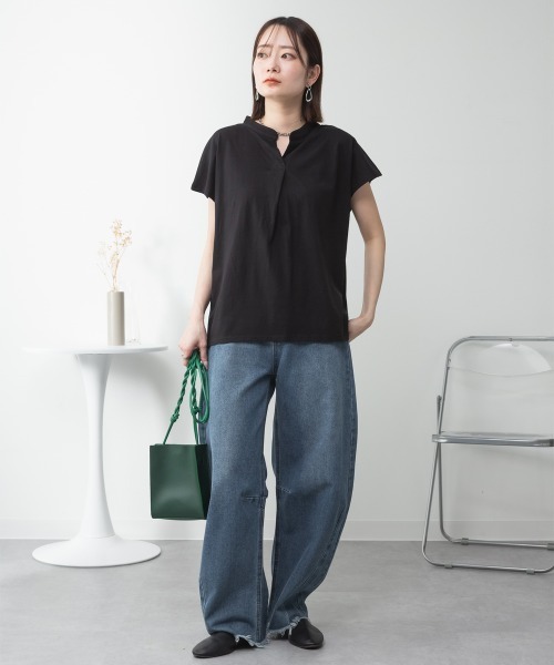 RCD(アールシーディー)の「スキッパーTシャツカットソー(Tシャツ/カットソー・レディース・テラコッタ/ホワイト/カーキ/ブラック/ピンクベージュ/ライトブラウン/ミント・M-L/LL~3L/4L~5L)」の12枚目の写真