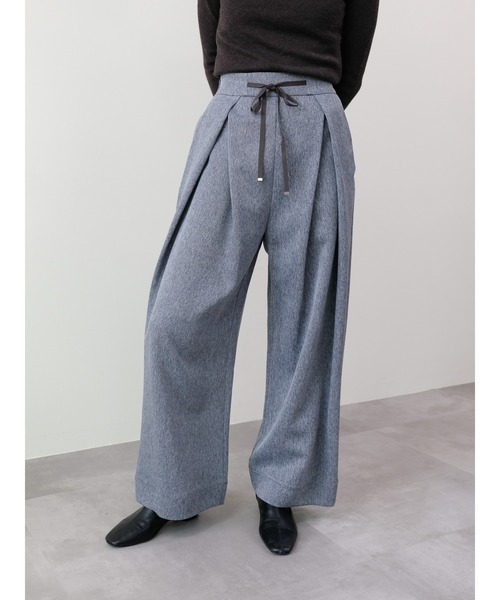 DOLLUPOOPS（ドールアップウップス）の「フロントリボンワイドタックパンツ（スラックス・レディース・チャコールグレー/グレー/ネイビー・38）」の2枚目の写真
