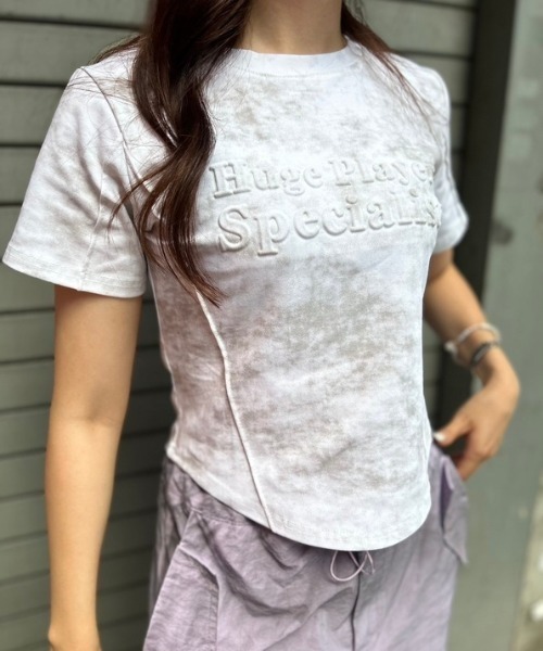 ipugo(イプゴ)の「ipugo/イプゴ エンボスロゴ トップス 秋物 秋服 2026年秋冬(Tシャツ/カットソー・レディース・チャコール・FREE)」の9枚目の写真