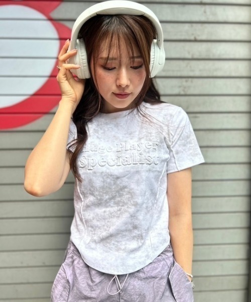 ipugo(イプゴ)の「ipugo/イプゴ エンボスロゴ トップス 秋物 秋服 2026年秋冬(Tシャツ/カットソー・レディース・チャコール・FREE)」の4枚目の写真