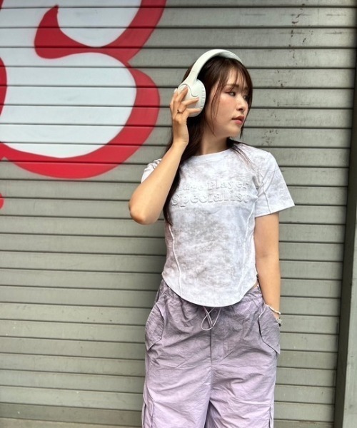 ipugo(イプゴ)の「ipugo/イプゴ エンボスロゴ トップス 秋物 秋服 2026年秋冬(Tシャツ/カットソー・レディース・チャコール・FREE)」の5枚目の写真