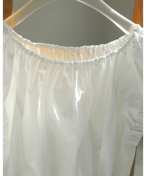 トップス anuke Gather Offshoulder Tops ànuke online store（アンヌーク） / Gather Offshoulder
