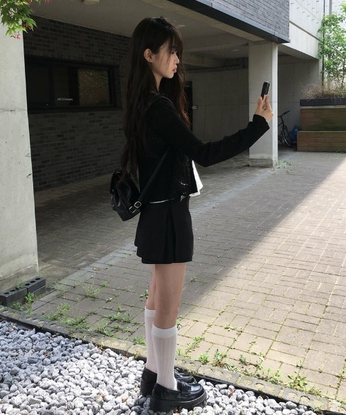 anyonemore(エニワンモア)の「ローライズサイドスリットラップ風ミニスカートパンツ(その他パンツ・レディース・ブラック/チャコール・SMALL/MEDIUM)」の22枚目の写真