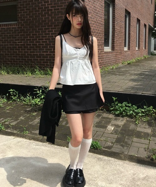 anyonemore(エニワンモア)の「ローライズサイドスリットラップ風ミニスカートパンツ(その他パンツ・レディース・ブラック/チャコール・SMALL/MEDIUM)」の6枚目の写真