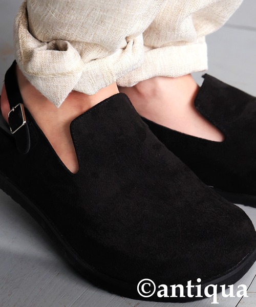 antiqua（アンティカ）の「スエード調サボサンダル（サンダル・レディース・ブラック/ホワイト系その他・23/25/24）」の2枚目の写真