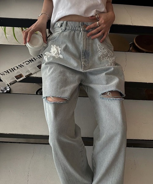 WILLFULLY(ウィルフリー)の「size adjust motif lace loose denim PT(デニムパンツ・レディース・ブルー/ライトブルー・M/S)」の5枚目の写真