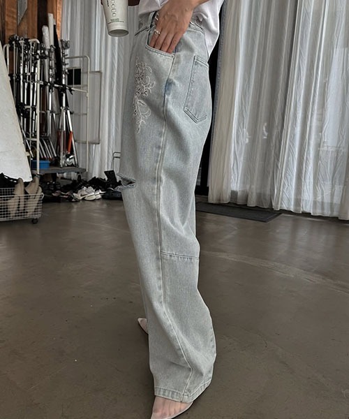 size adjust motif lace loose denim PT（デニムパンツ