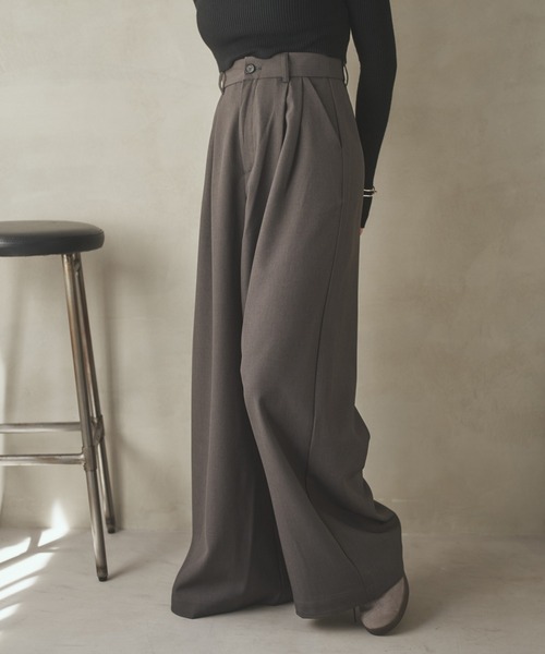 LAULEN(ローレン)の「double tuck wide pants /ダブルタックハイウエストワイドパンツ(その他パンツ・レディース・グレー/ブラック・S/M)」の7枚目の写真